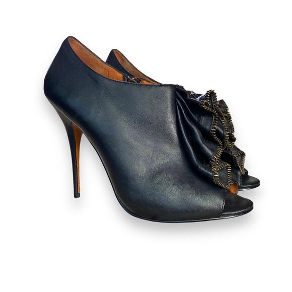 Elizabeth & James Ruffle Peep Toe Stiletto Shoes Sz 7.5B Black Leather Edgy - Picture 6 of 12